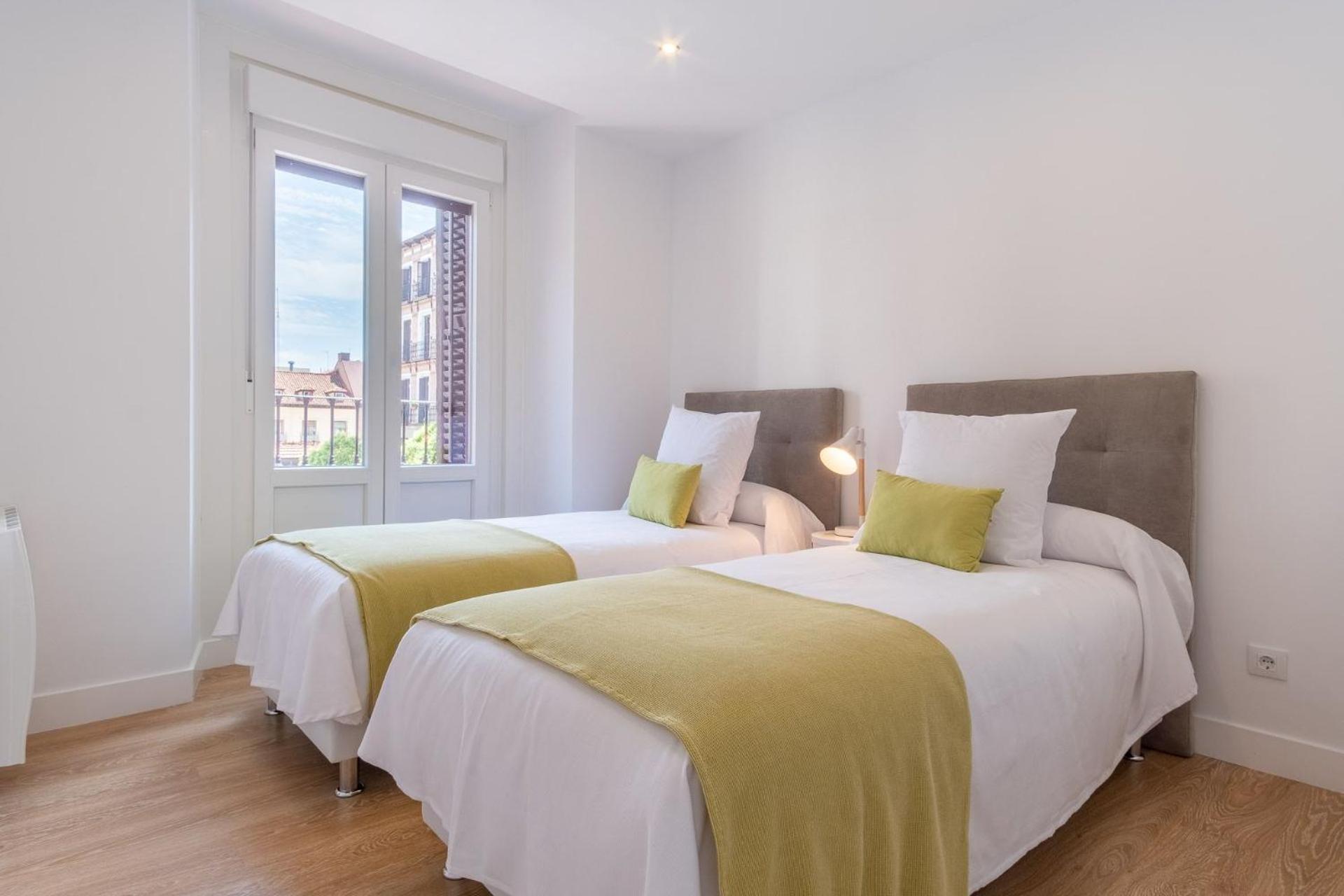 מדריד Charming Apartment For 4 Steps Away From Mercado De San Miguel , Calle Mayor IV מראה חיצוני תמונה
