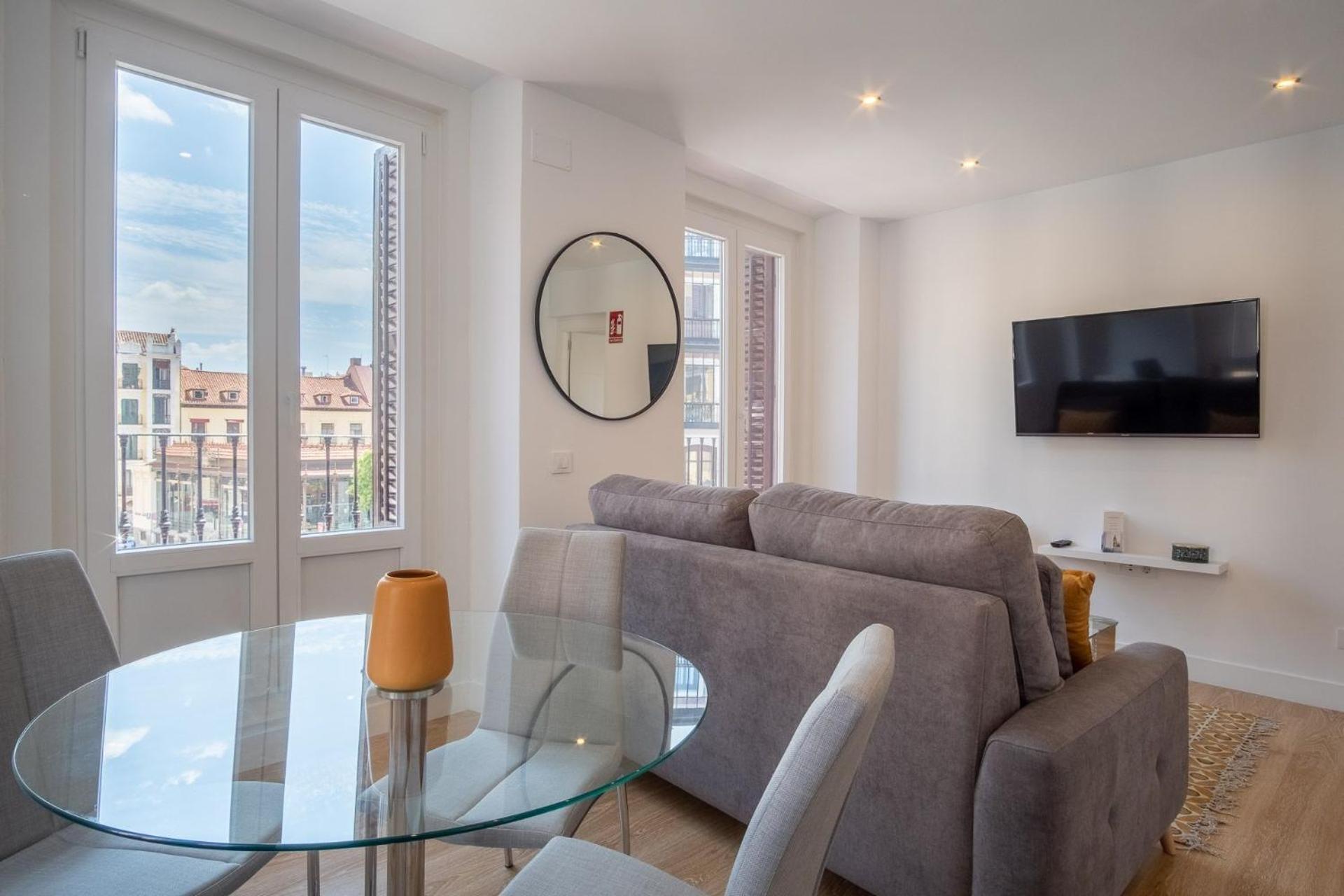 מדריד Charming Apartment For 4 Steps Away From Mercado De San Miguel , Calle Mayor IV מראה חיצוני תמונה