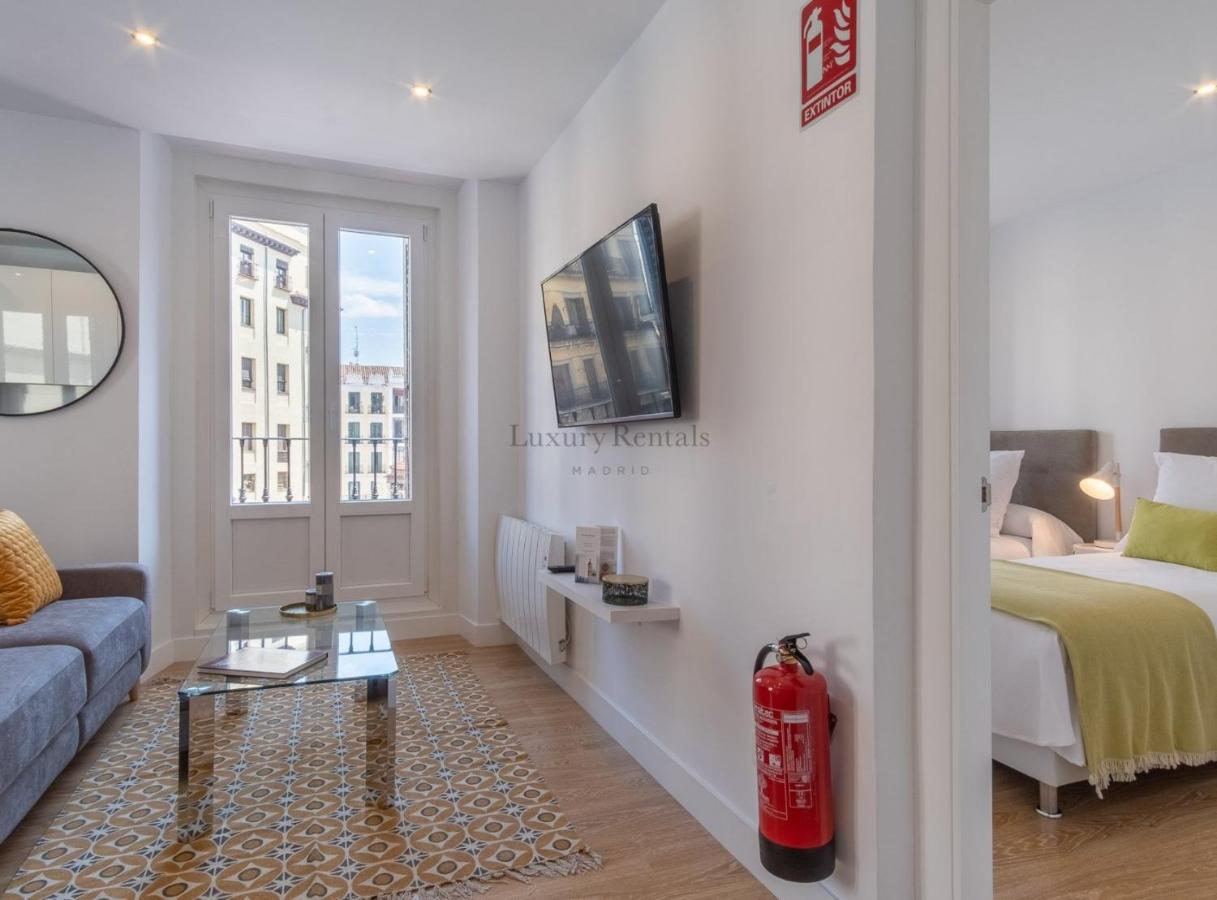 מדריד Charming Apartment For 4 Steps Away From Mercado De San Miguel , Calle Mayor IV מראה חיצוני תמונה