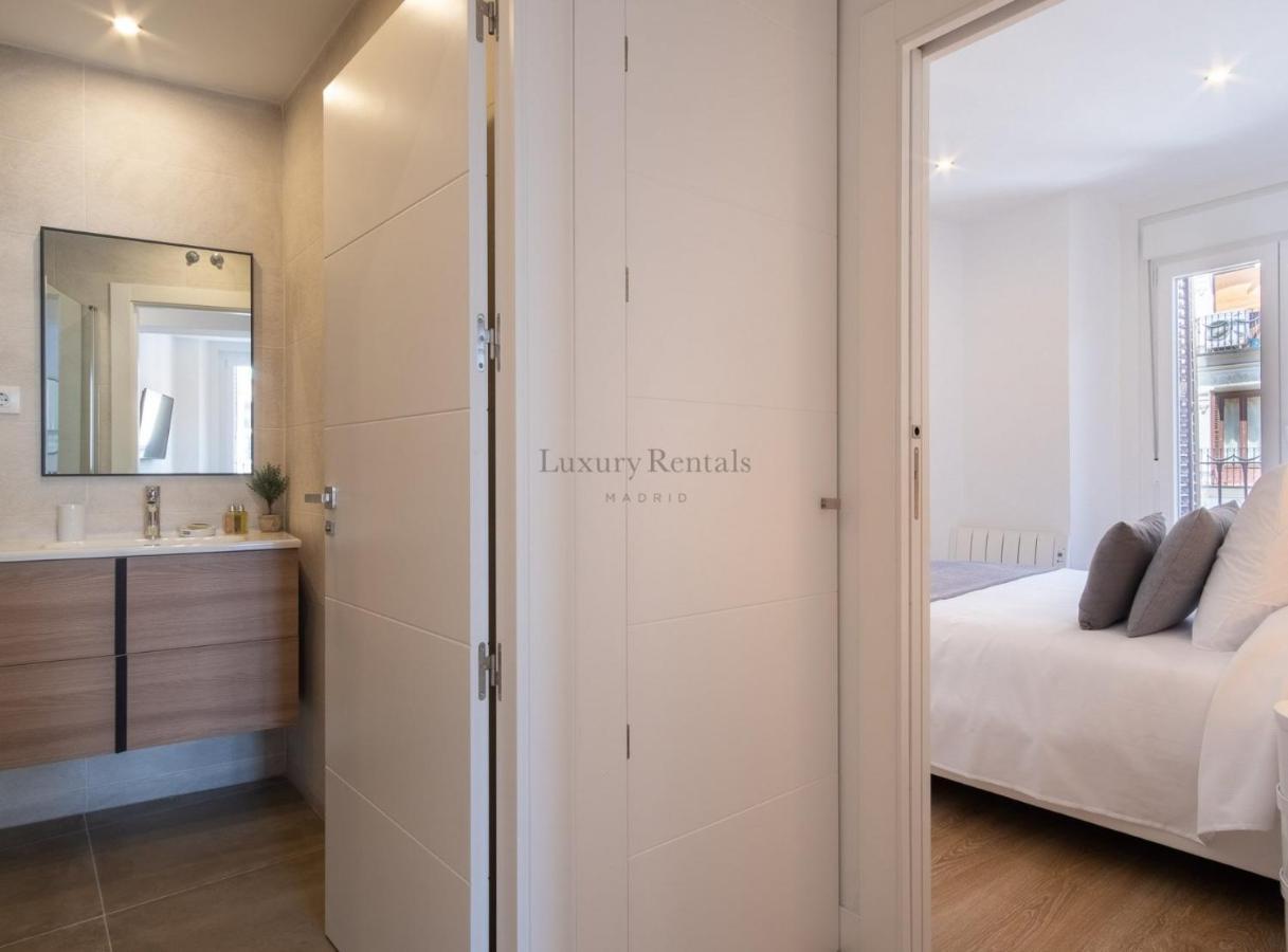 מדריד Charming Apartment For 4 Steps Away From Mercado De San Miguel , Calle Mayor IV מראה חיצוני תמונה